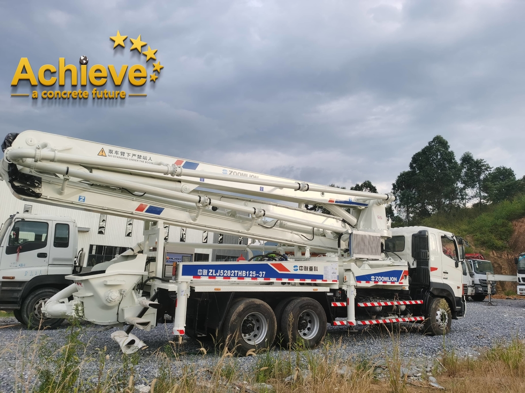 PLC Used ZOOMLION Concrete Pump Truck 37 Meter On HINO Truck